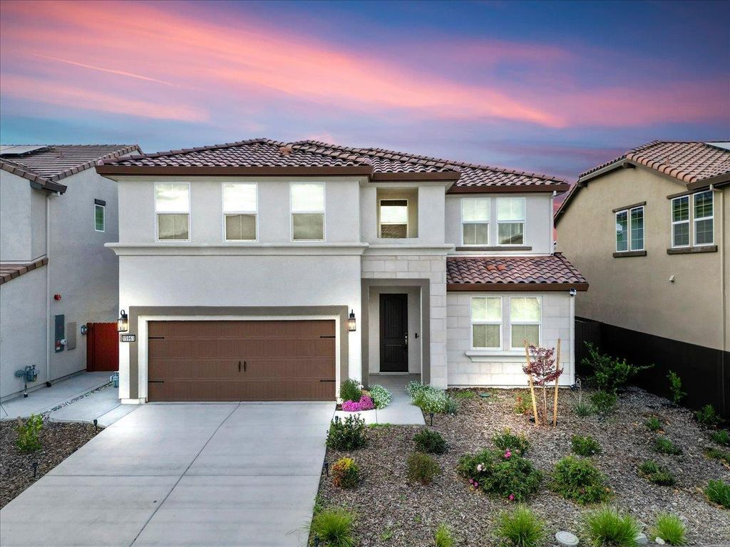 15961 Mavericks Ln, Lathrop, CA 95330