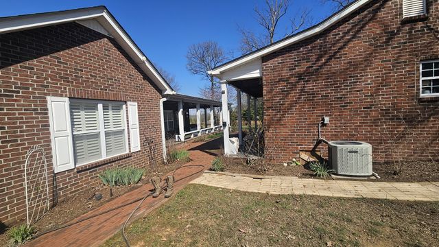 2769 New Hall Rd, Greenbrier, TN 37073