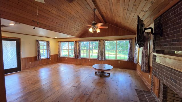 2769 New Hall Rd, Greenbrier, TN 37073