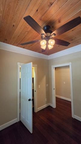2769 New Hall Rd, Greenbrier, TN 37073