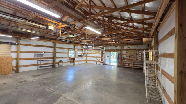 2769 New Hall Rd, Greenbrier, TN 37073