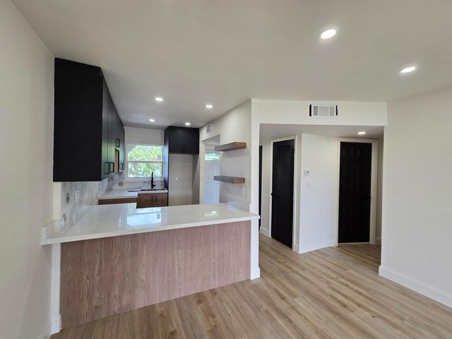 3001 Sunrise Lakes Drive E 303, Sunrise, FL 33322