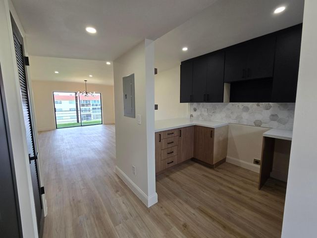 3001 Sunrise Lakes Drive E 303, Sunrise, FL 33322