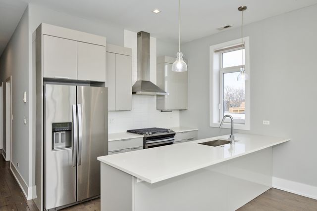 1338 W Cullerton Street 2W, Chicago, IL 60608