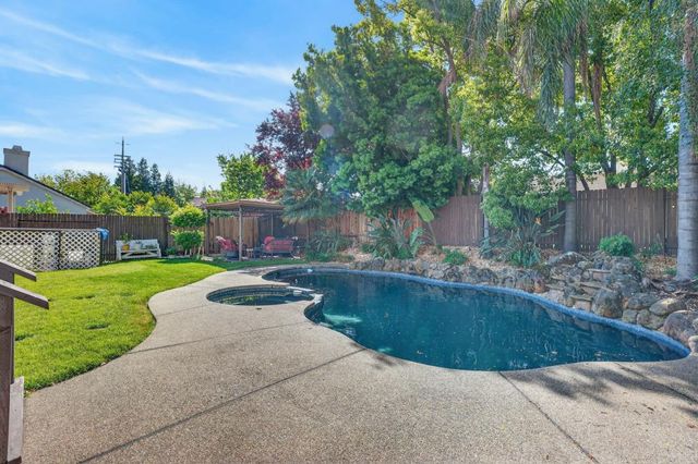 6510 Kenbridge St, Elk Grove, CA 95758
