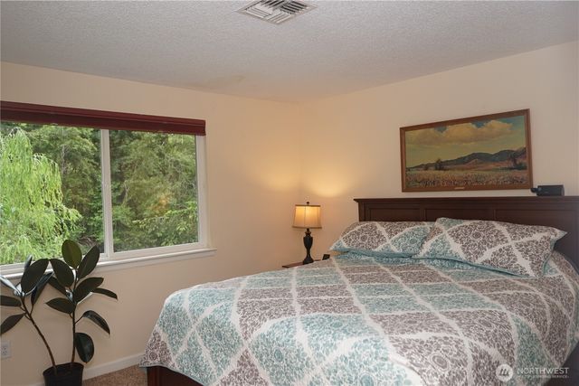 7733 Redstart Drive SE, Olympia, WA 98513