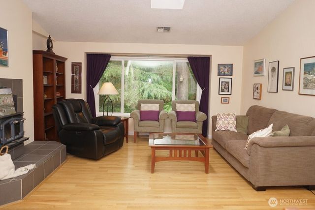 7733 Redstart Drive SE, Olympia, WA 98513