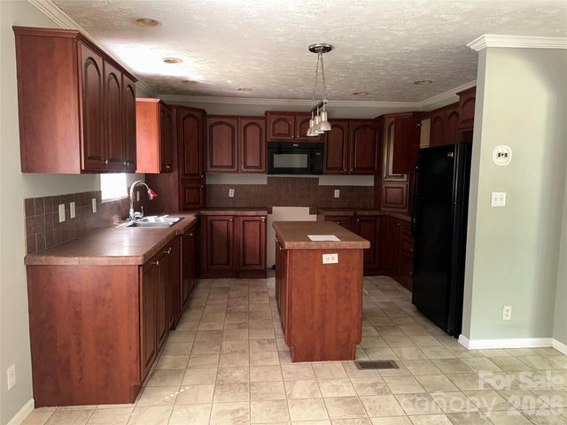 2410 Annwood Court, Newton, NC 28658