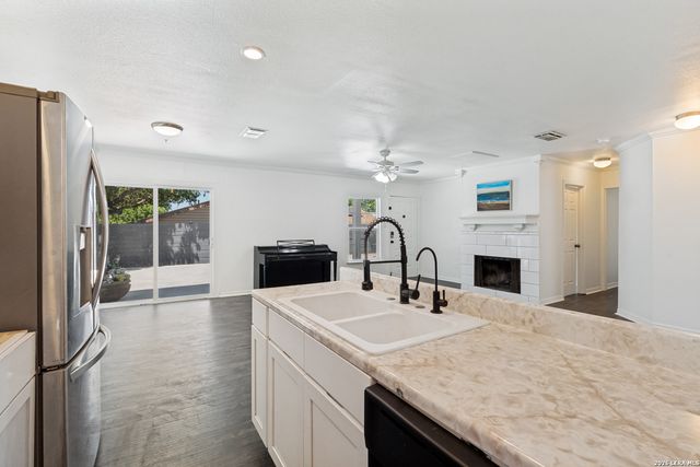 4915 NUTHATCH ST, San Antonio, TX 78217