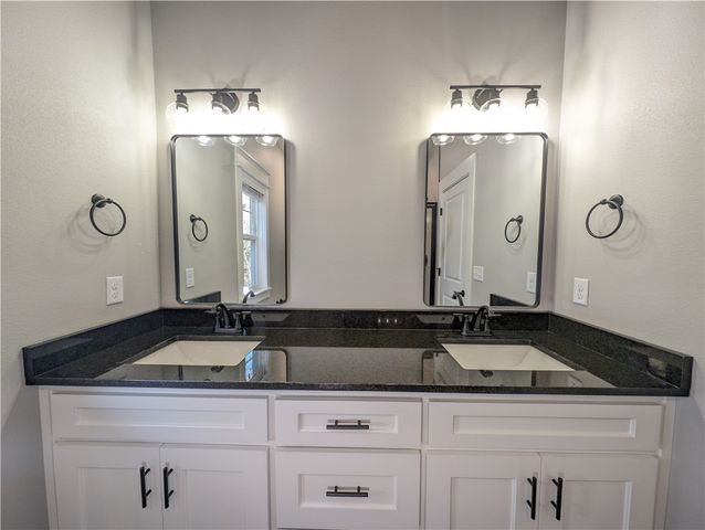 9 Langholm Circle, Bella Vista, AR 72715