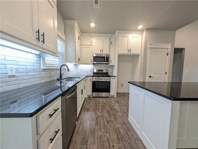 9 Langholm Circle, Bella Vista, AR 72715