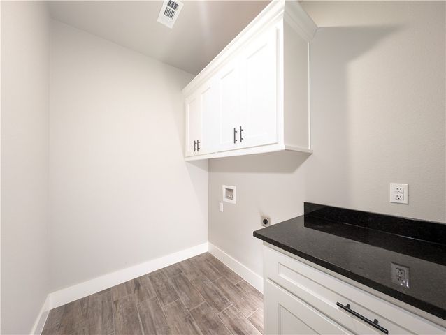 9 Langholm Circle, Bella Vista, AR 72715