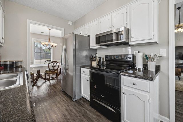 2565 LAKESIDE DR, Memphis, TN 38133