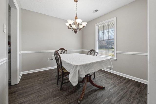 2565 LAKESIDE DR, Memphis, TN 38133