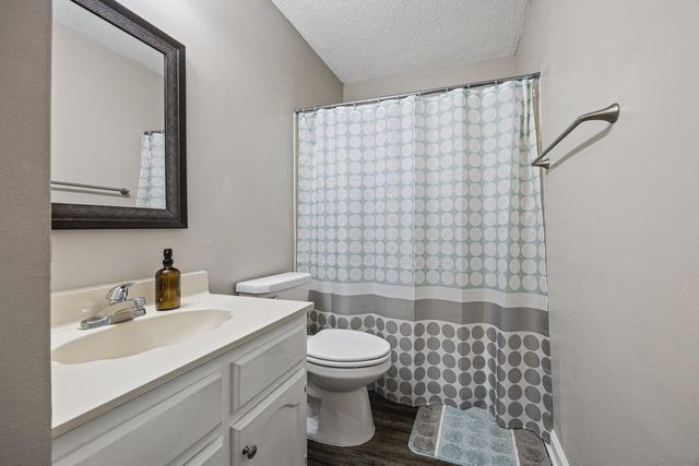 2565 LAKESIDE DR, Memphis, TN 38133