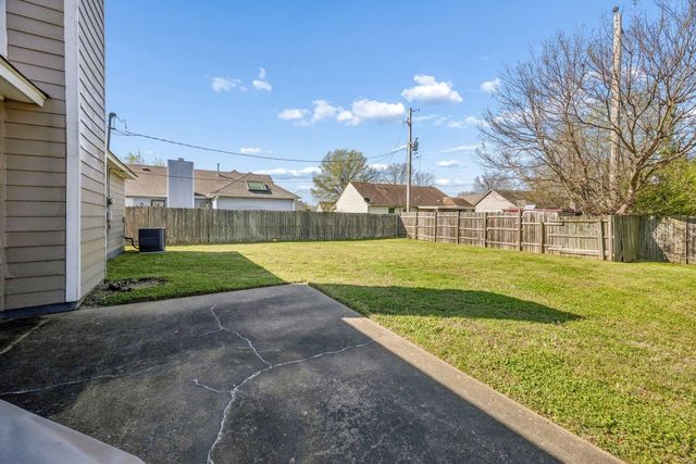 2565 LAKESIDE DR, Memphis, TN 38133