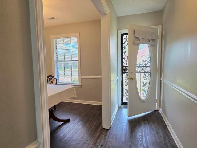 2565 LAKESIDE DR, Memphis, TN 38133