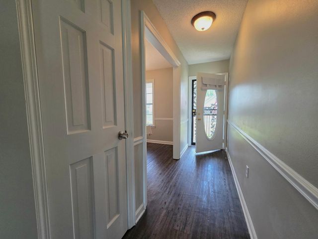 2565 LAKESIDE DR, Memphis, TN 38133