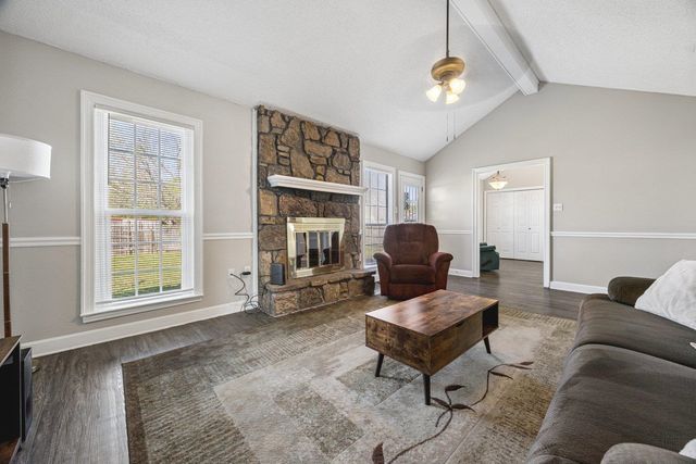 2565 LAKESIDE DR, Memphis, TN 38133