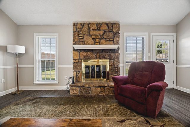 2565 LAKESIDE DR, Memphis, TN 38133