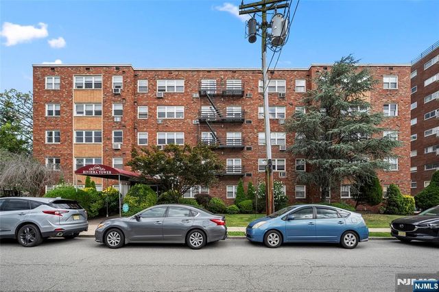 2200 Center Avenue D1, Fort Lee, NJ 07024