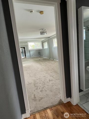 7756 14th Avenue SW, Seattle, WA 98106