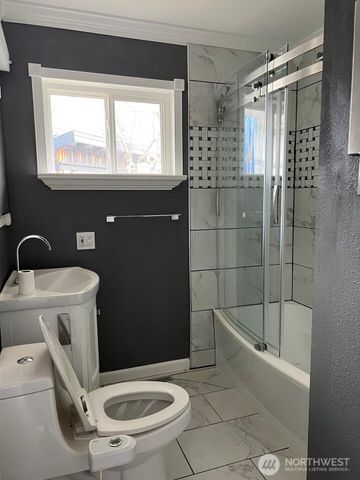 7756 14th Avenue SW, Seattle, WA 98106