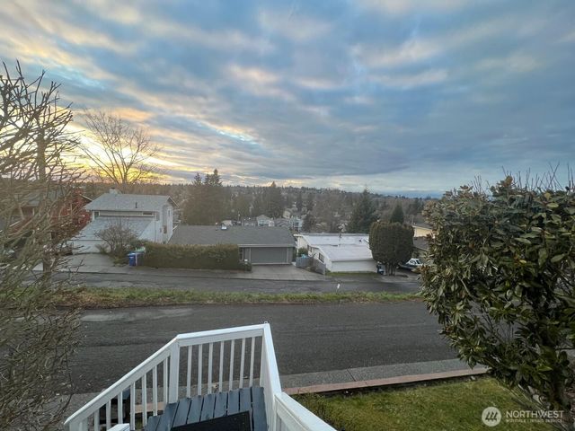 7756 14th Avenue SW, Seattle, WA 98106
