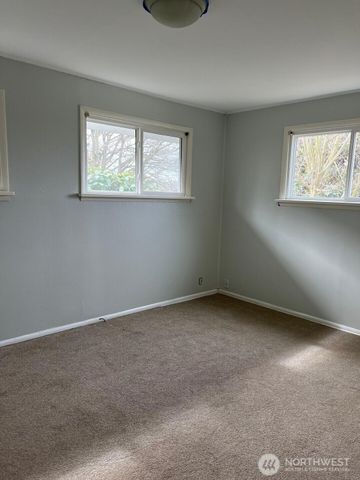 7756 14th Avenue SW, Seattle, WA 98106