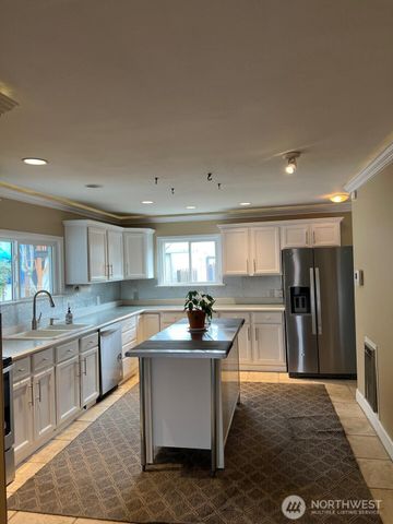7756 14th Avenue SW, Seattle, WA 98106