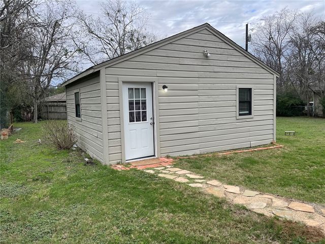 408 East North, Bryan, TX 77801