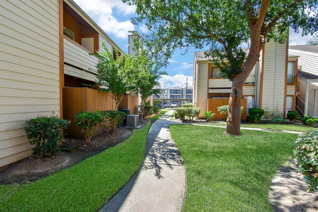 10202 Forum Park Drive 15, Houston, TX 77036