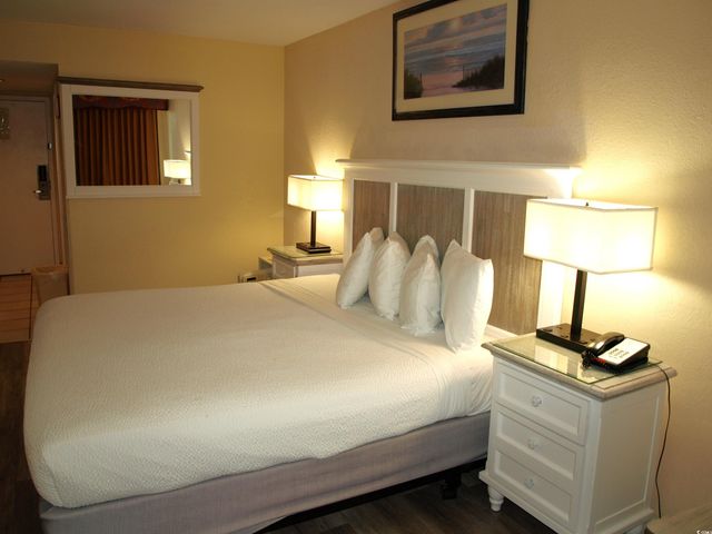 7000 Ocean Blvd. N # 327, Myrtle Beach, SC 29572