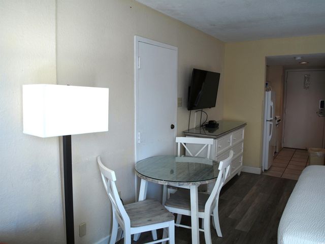 7000 Ocean Blvd. N # 327, Myrtle Beach, SC 29572
