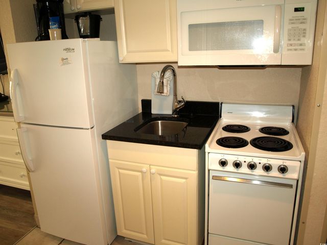 7000 Ocean Blvd. N # 327, Myrtle Beach, SC 29572