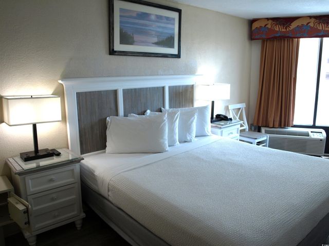 7000 Ocean Blvd. N # 327, Myrtle Beach, SC 29572