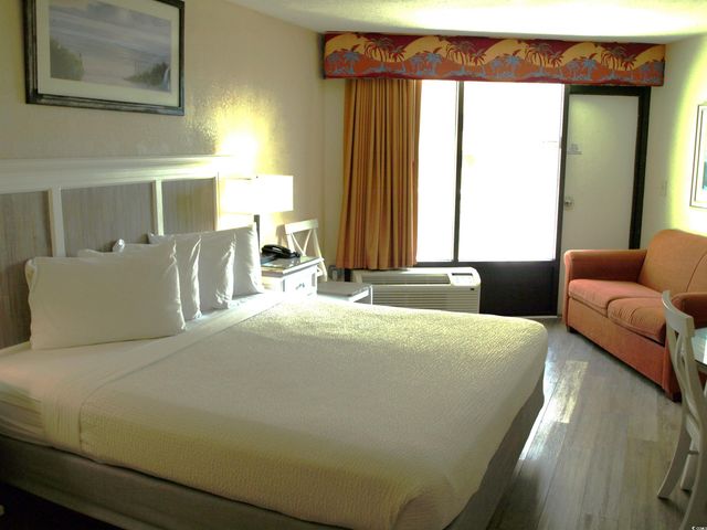 7000 Ocean Blvd. N # 327, Myrtle Beach, SC 29572