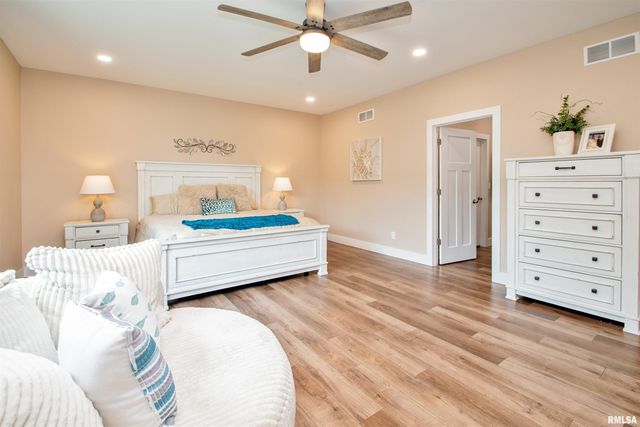 478 GREENFIELD Court, Dahinda, IL 61428