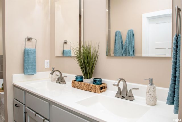 478 GREENFIELD Court, Dahinda, IL 61428