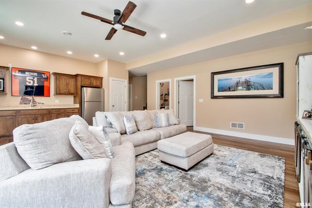 478 GREENFIELD Court, Dahinda, IL 61428