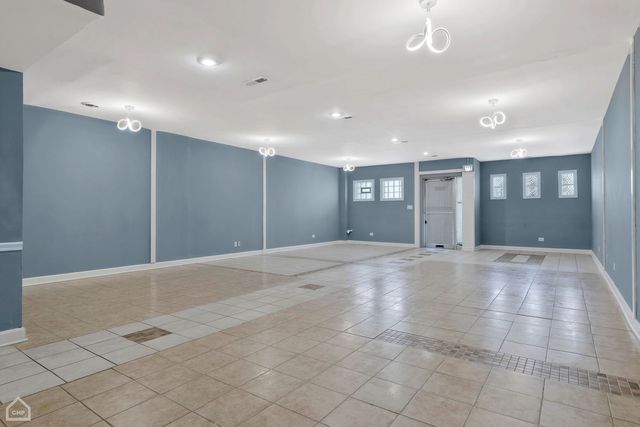 8036 S WESTERN Avenue, Chicago, IL 60620