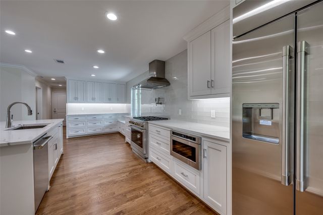 7154 Stonetrail, Dallas, TX 75230