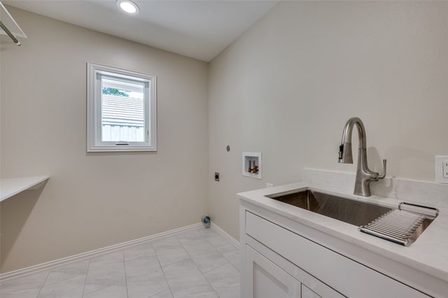 7154 Stonetrail, Dallas, TX 75230