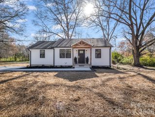 1325 W NC Hwy 150 Highway, Lincolnton, NC 28092