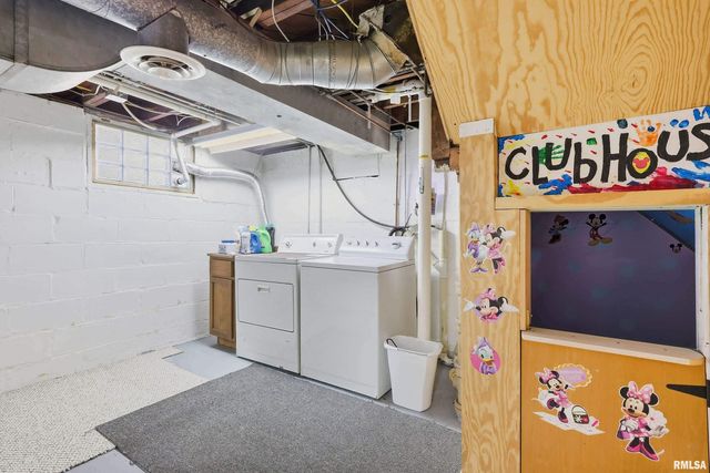 2440 CAREY Avenue, Davenport, IA 52803