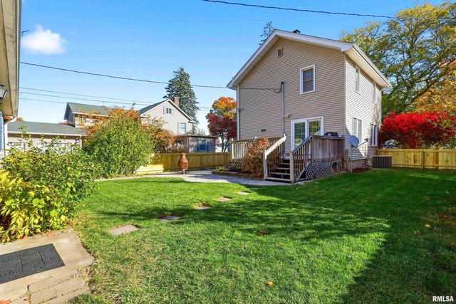 2440 CAREY Avenue, Davenport, IA 52803