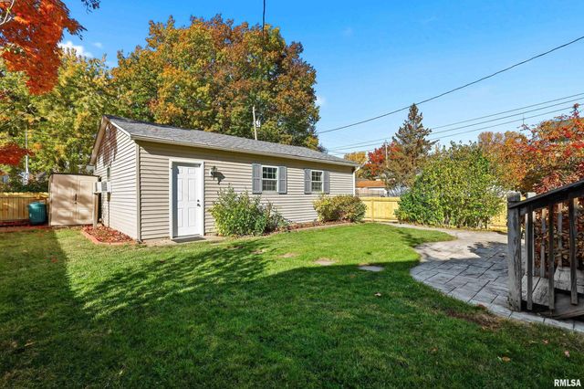 2440 CAREY Avenue, Davenport, IA 52803