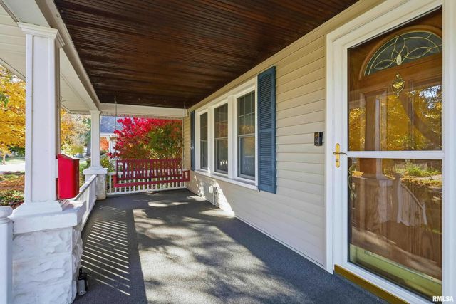 2440 CAREY Avenue, Davenport, IA 52803