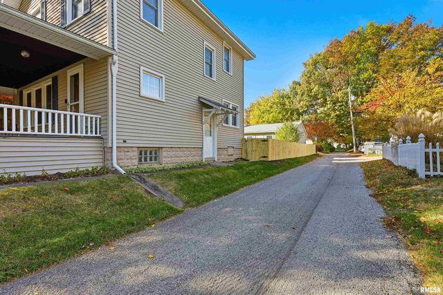 2440 CAREY Avenue, Davenport, IA 52803