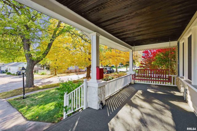 2440 CAREY Avenue, Davenport, IA 52803